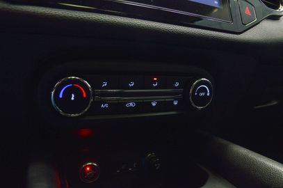 Car image 37