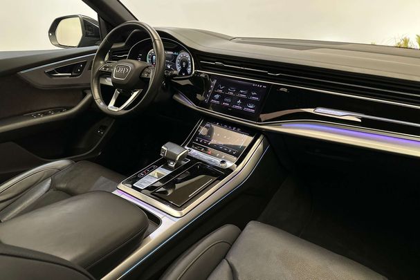 Audi Q8 55 TFSIe quattro 280 kW image number 20