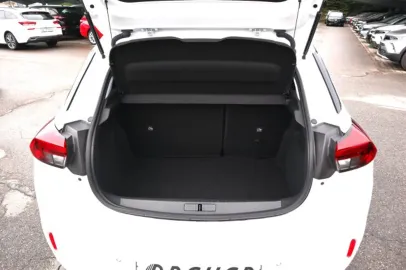 Car image 26