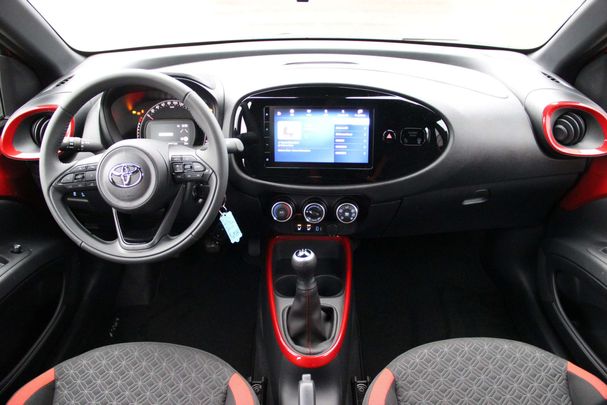 Toyota Aygo X 1.0 53 kW image number 12