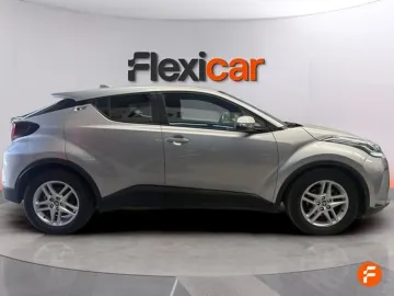 Car image 4