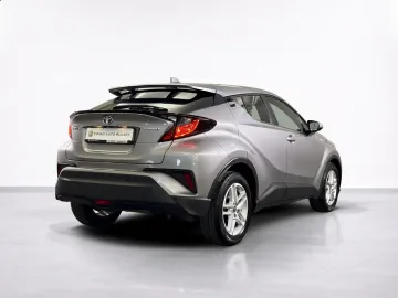 Car image 4