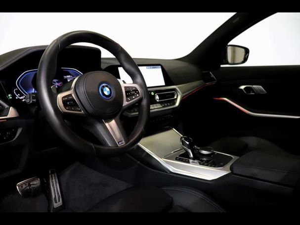 BMW 330 e M Sport 215 kW image number 4