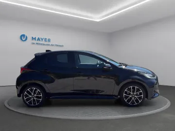 Car image 3