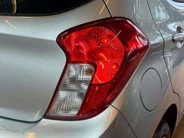 Car image 25