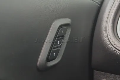 Car image 38