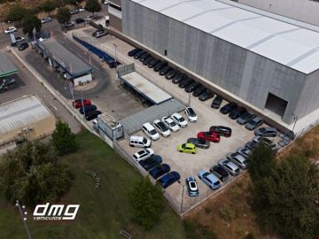 Car image 15
