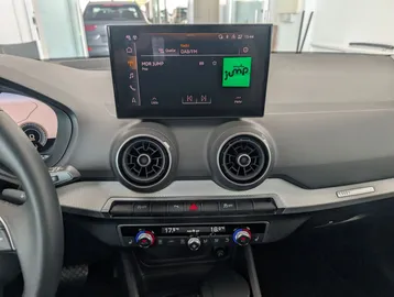 Car image 25