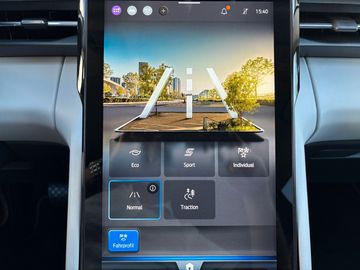 Car image 30