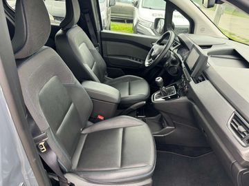 Car image 15