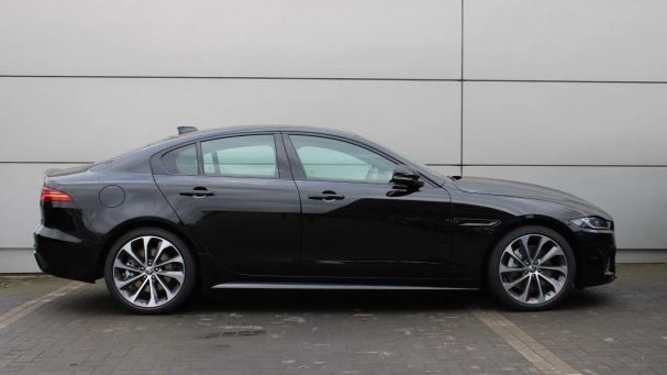 Jaguar XE 150 kW image number 10