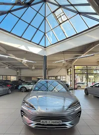 Car image 25