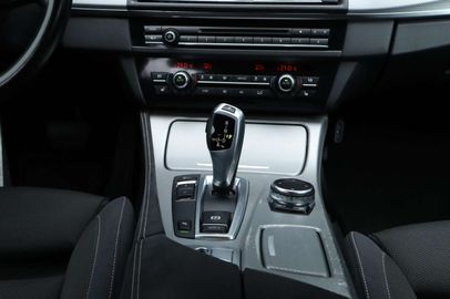 Car image 33