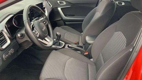 Car image 10