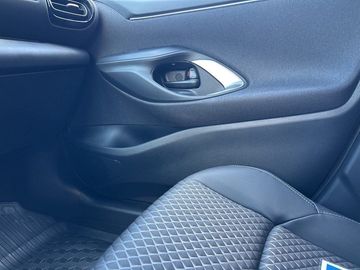 Car image 28