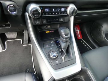 Car image 13