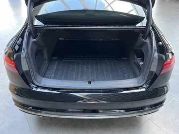 Car image 34