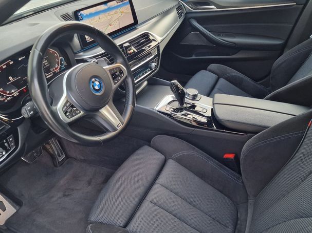 BMW 530 Touring xDrive 215 kW image number 12