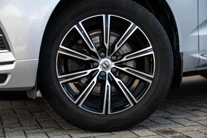 Car image 36