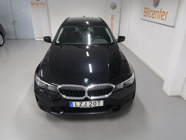 BMW 320d Touring xDrive Sport Line 140 kW image number 11