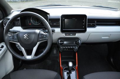 Car image 12