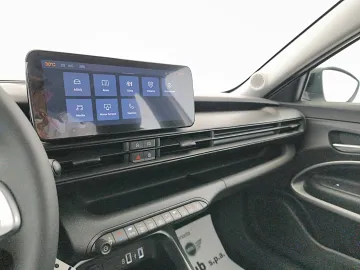 Car image 32