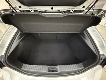 Car image 46