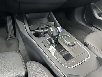 Car image 38