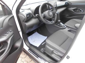 Car image 11