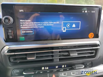 Car image 29