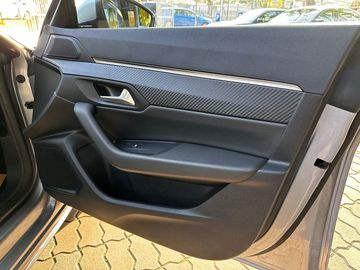 Car image 36