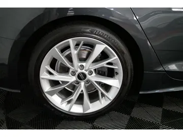 Car image 31