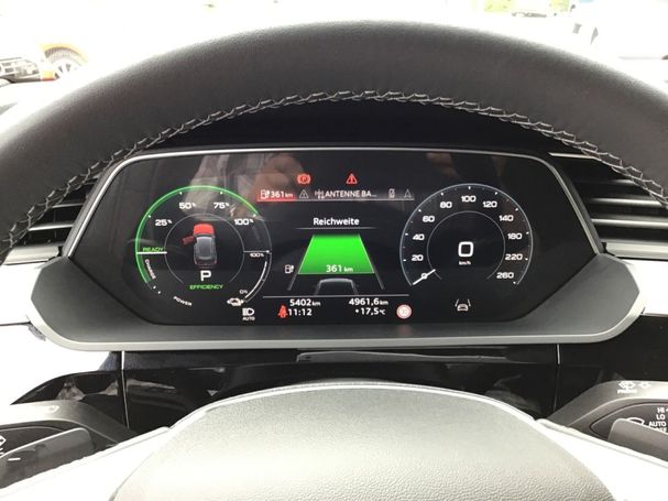 Audi Q8 50 quattro e-tron Advanced 250 kW image number 11