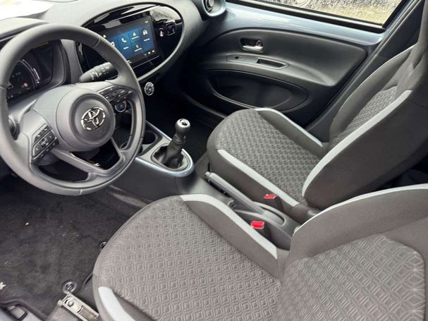 Toyota Aygo X 53 kW image number 25