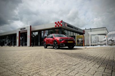 Car image 5