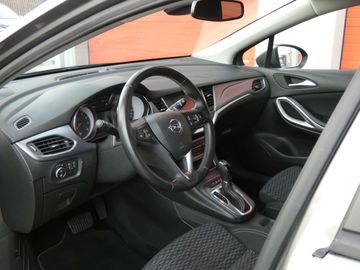 Car image 11