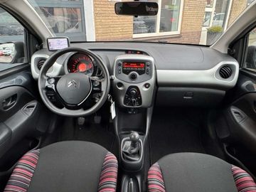 Car image 10