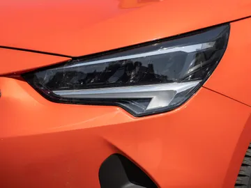 Car image 25