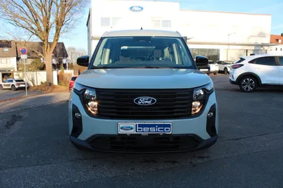 Car image 3