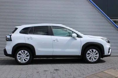 Car image 4