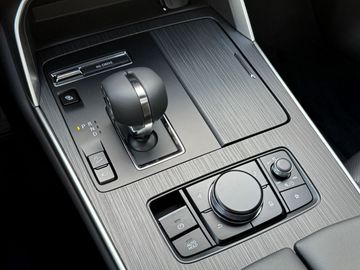 Car image 26