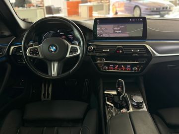 Car image 37