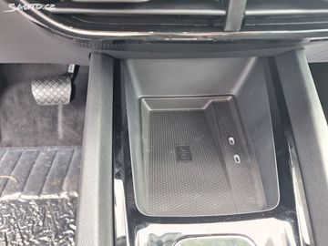 Car image 30