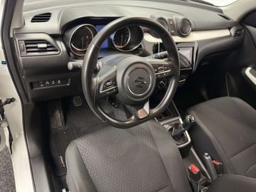 Car image 10