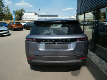 Car image 36