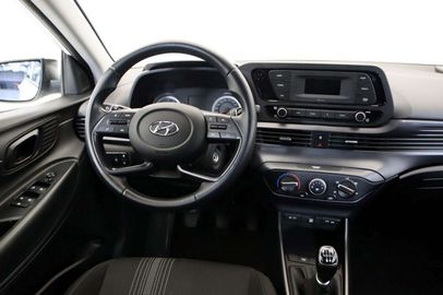 Car image 11