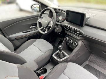 Car image 10