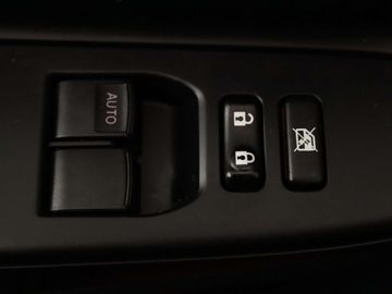 Car image 32