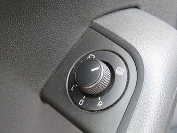 Car image 36