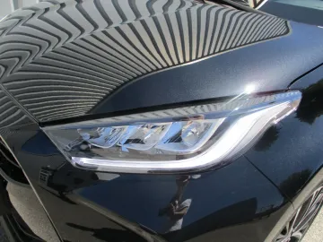 Car image 24